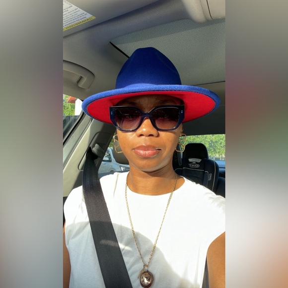 🤷🏽‍♀️She’s Live🤷🏽‍♀️ - Picture 15 of 17